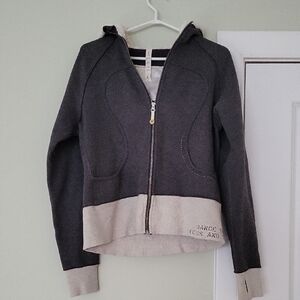 Lululemon Athletica Cream and Silver Zip-Up